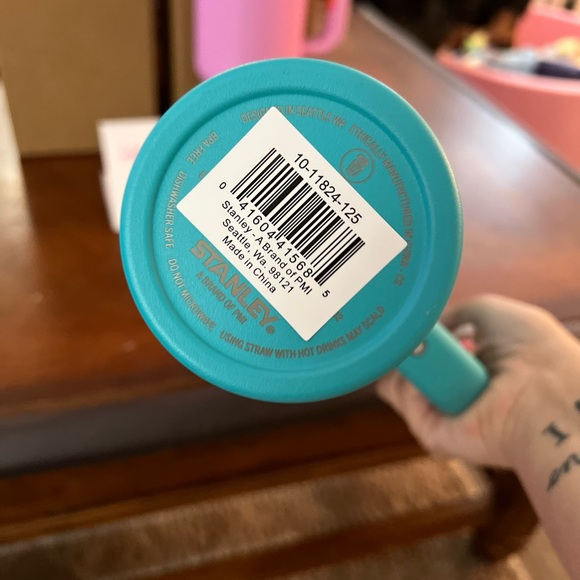BNWT Aquamarine Target Exclusive Stanley 40oz - Picture 2 of 3